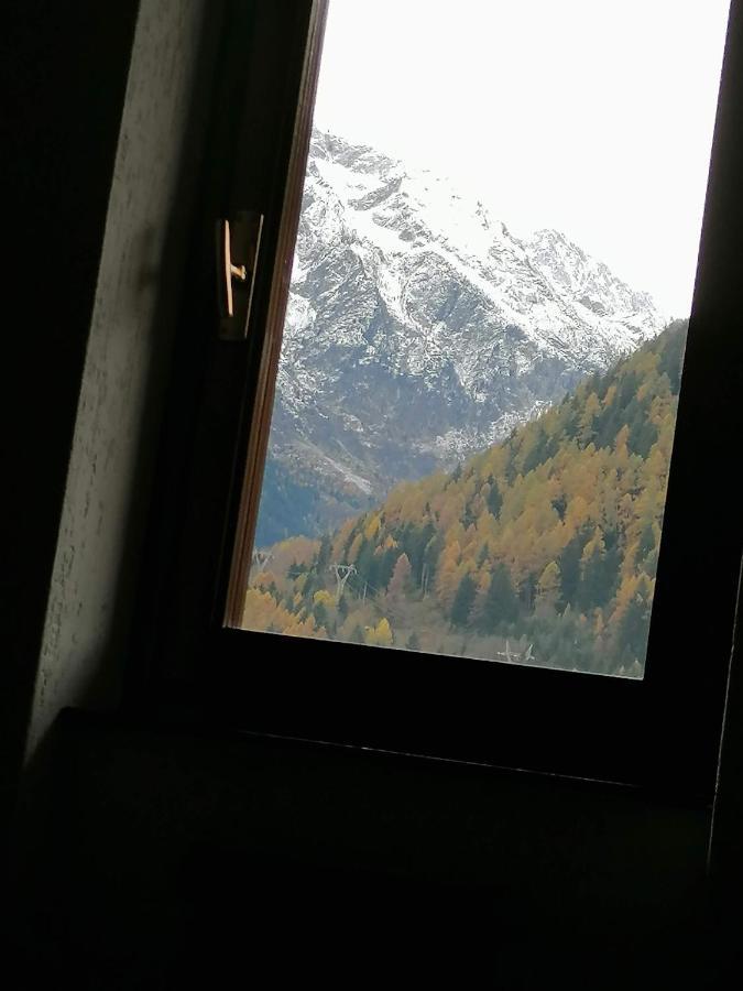 Grande Casa Di Famiglia Lägenhet Temù Exteriör bild